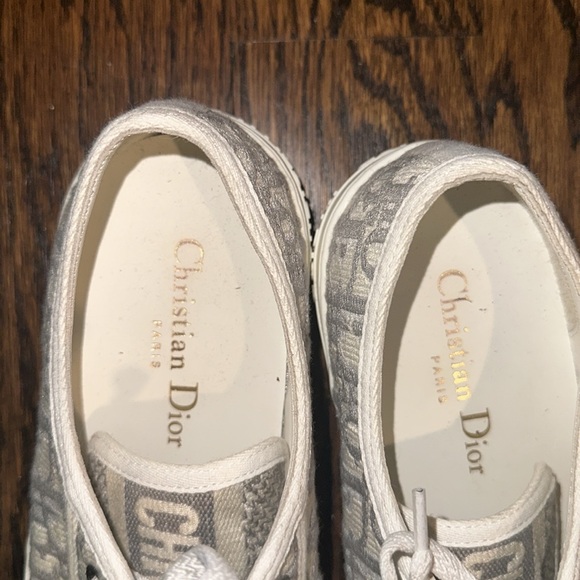 Christian Dior Paris Walk ‘N’ Dior sneaker colors grey and white - Picture 2 of 6